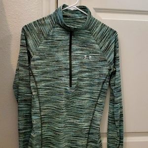 UNDER ARMOUR xs/s lightweight long sleeve